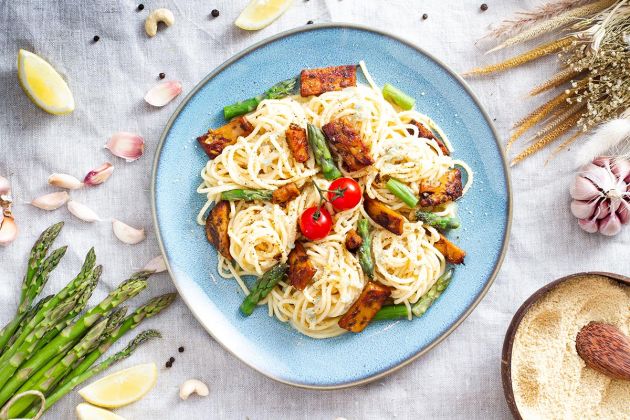 vegini Rezeptvorschlag vegane Pulled-Chunks spargel pasta